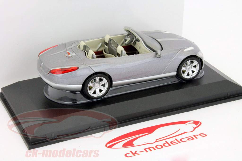 Neptaルノーコンセプトカーパリ2006銀一時43完成モデル