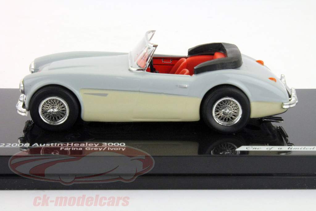 Austin Healey 3000 elfenben / lyseblå 1:43 Vitesse