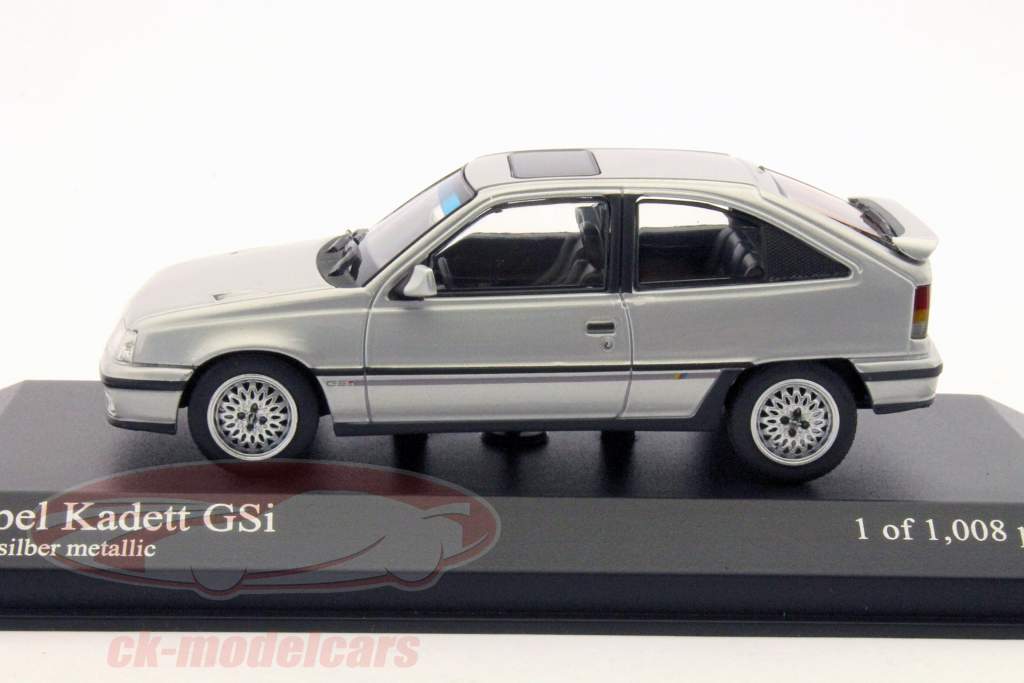 D*1様 【中古】MINICHAMPS 1/18 OPEL KADETT C C 1976 Opel Kadett C Coupe Sr Green Minichamps 1:18 Model Car