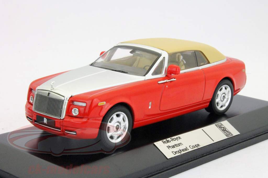 Rolls Royce Phantom Drophead Coupé del 2007 rosso 1:43 Ixo