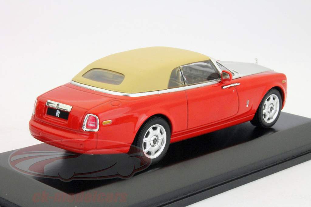 Rolls Royce Phantom Drophead Coupe built in 2007 red 1:43 Ixo
