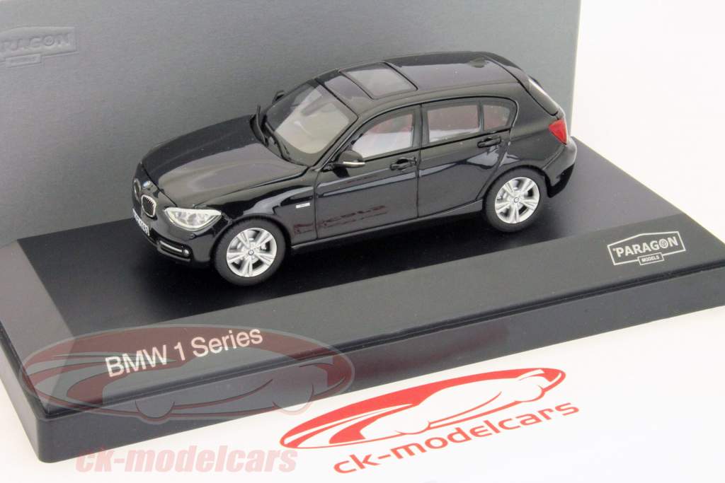 宝马1系（F20）1:43黑色的Paragon模型