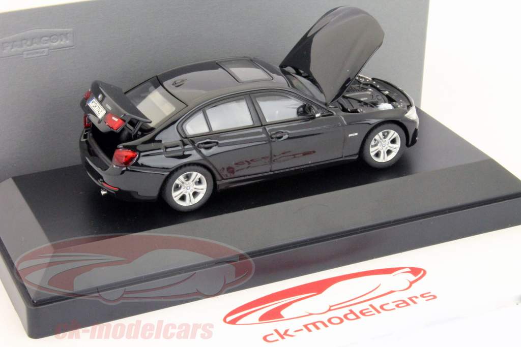 BMW 3シリーズ（F30）午前1時43分黒パラゴンモデル