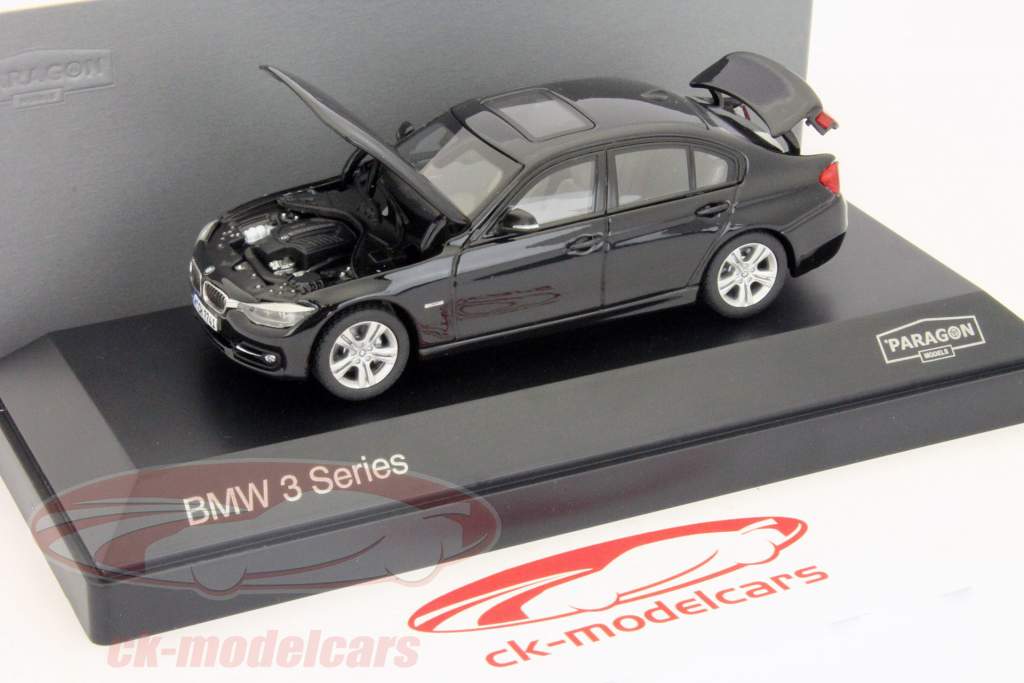 BMW 3シリーズ（F30）午前1時43分黒パラゴンモデル