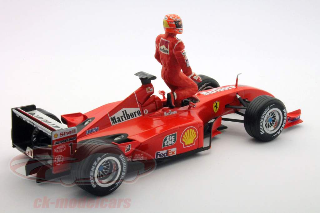 在庫処分 半額 HotWheels 1:18 ミハエル·シューマッハフェラーリF2001 ミニカー
