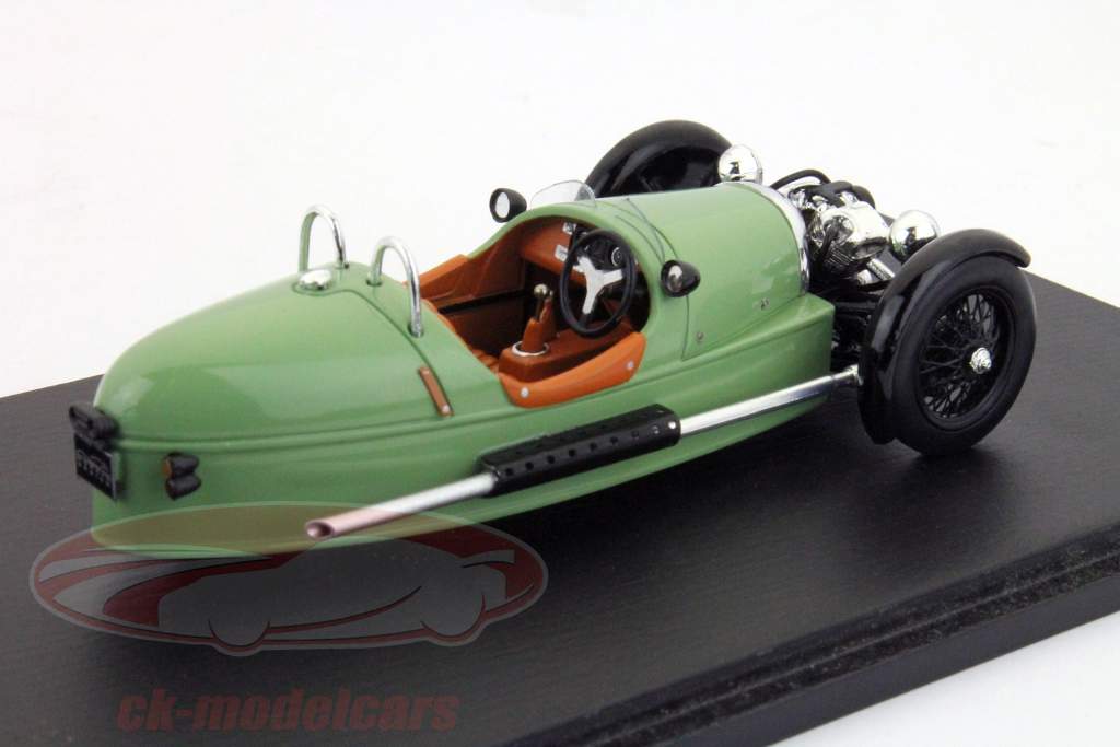 Morgan 3 Wheeler 2011 году зеленые свечи 1:43