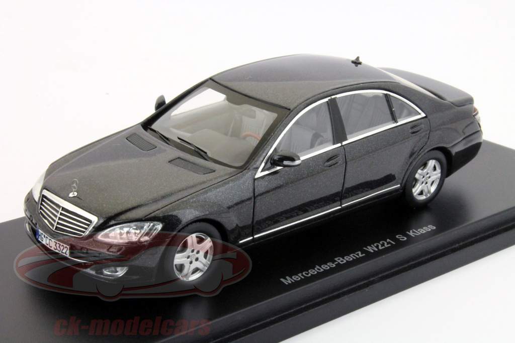 Mercedes-Benz W221 S-Class mørkegrå 1:43 Spark