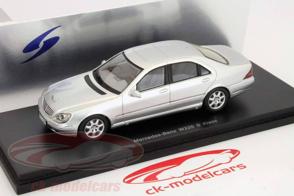 Mercedes-Benz W220 S-class plateado 1:43 Spark