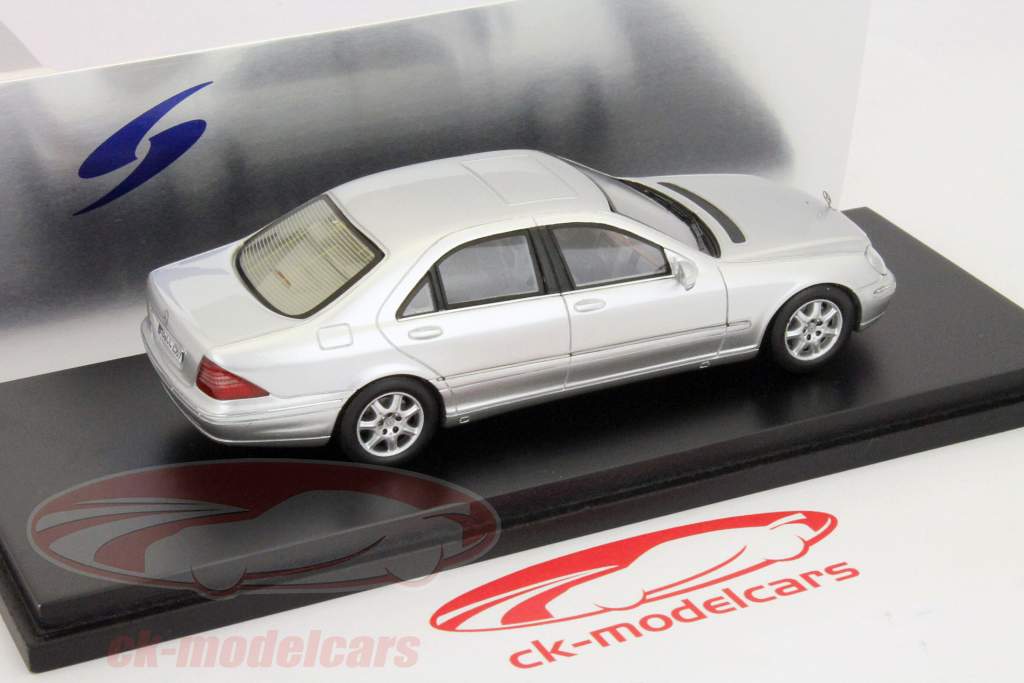 Mercedes-Benz W220 S-class argento 1:43 Spark