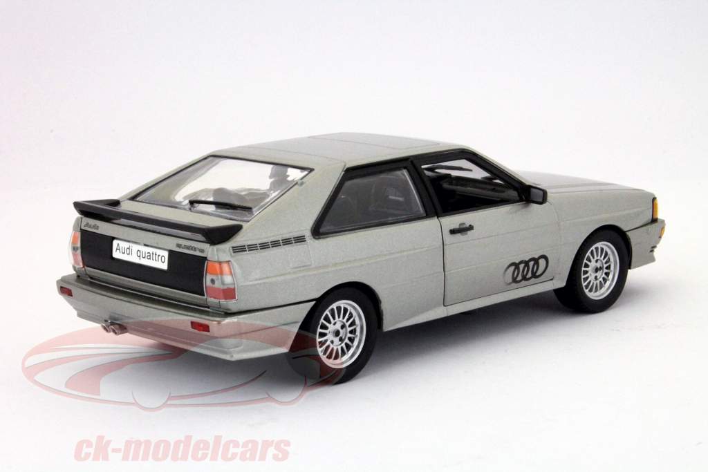 アウディクワトロ1986銀1時24モデルWhiteBox