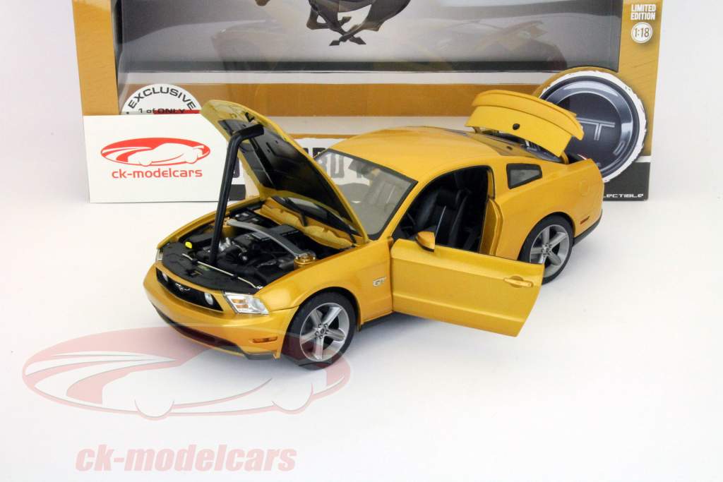 Ford Mustang GT 年 2010 金 同 黑色 条 1:18 Greenlight
