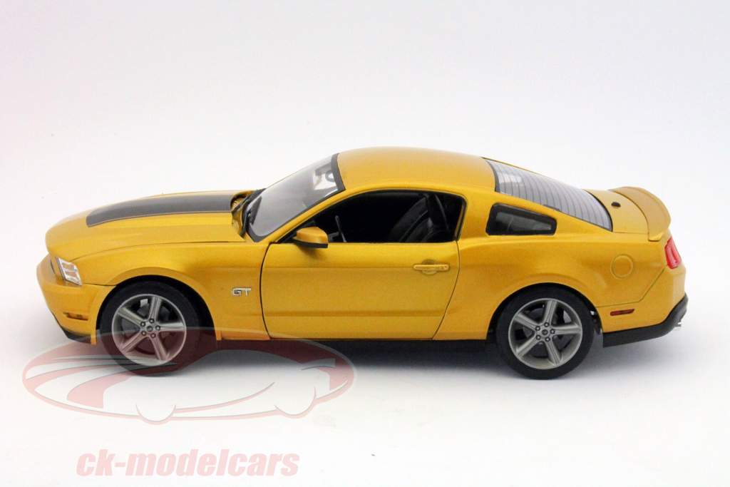 Ford Mustang GT 年 2010 金 同 黑色 条 1:18 Greenlight