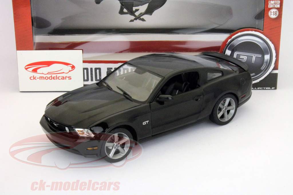Ford Mustang GT Année 2010 noir 1:18 Greenlight