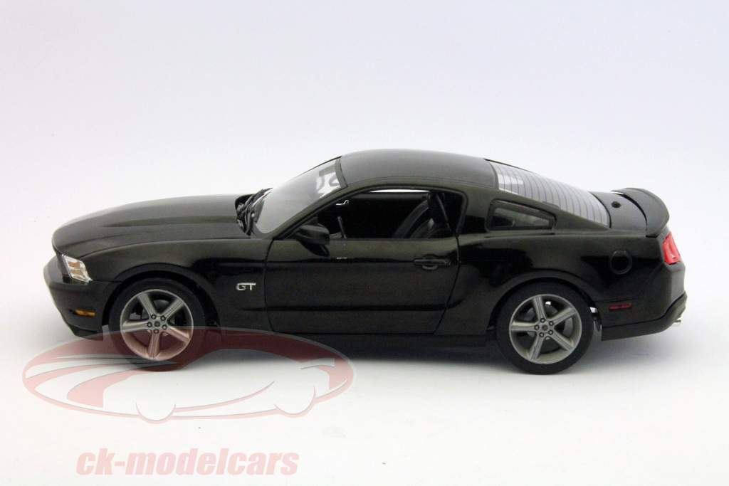 Ford Mustang GT År 2010 sort 1:18 Greenlight