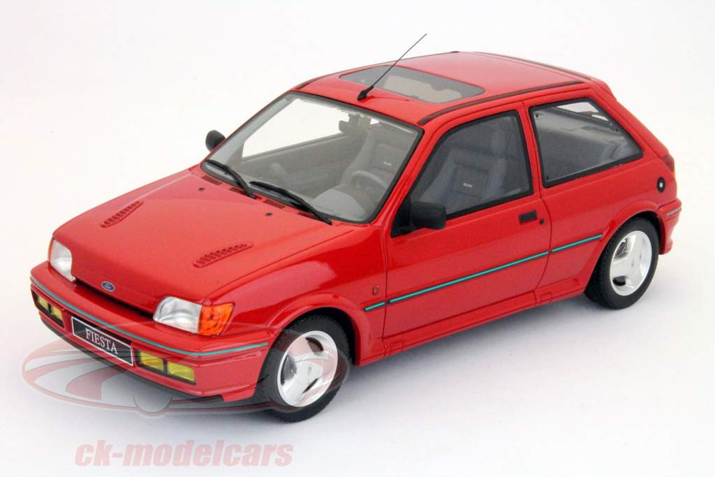 Ford Fiesta Turbo красного 1:18 Ottomobile