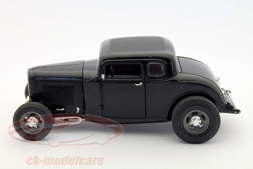 Форд 5 Window Coupe 1932 года 1:18 GMP