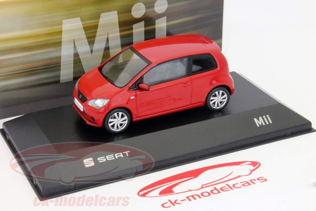 座椅的Mii 2013年红色1:43座椅