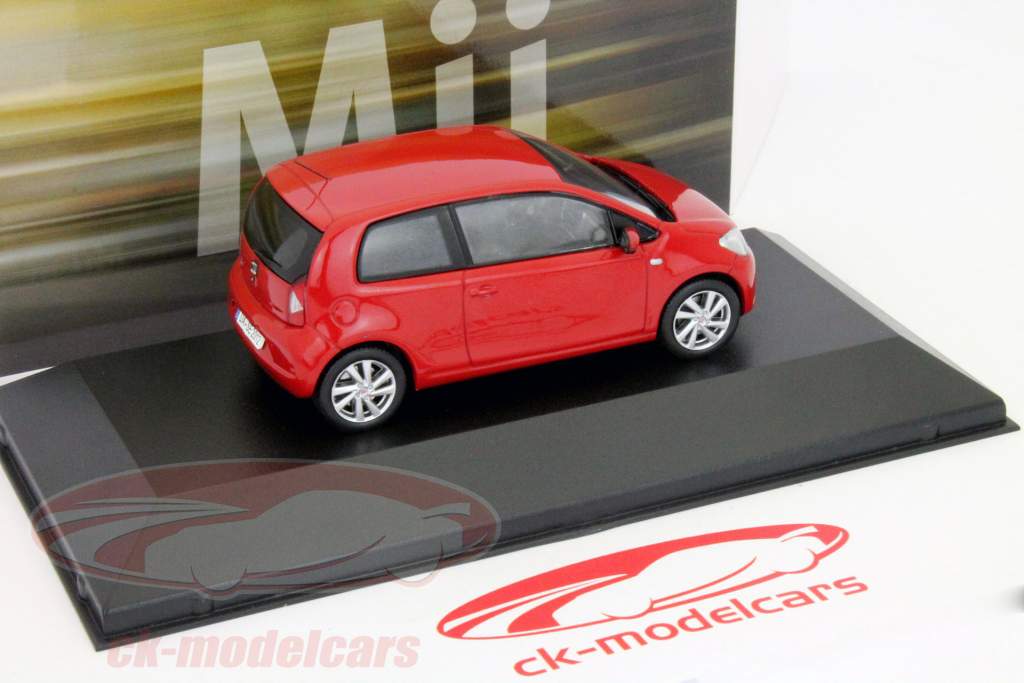 座椅的Mii 2013年红色1:43座椅