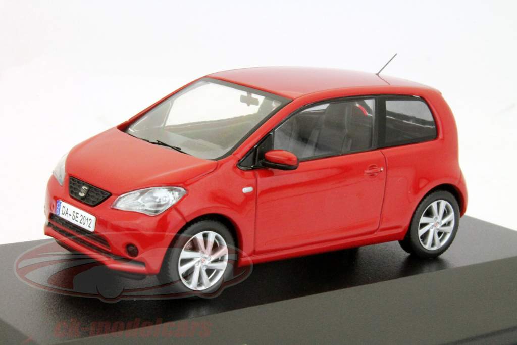 座椅的Mii 2013年红色1:43座椅