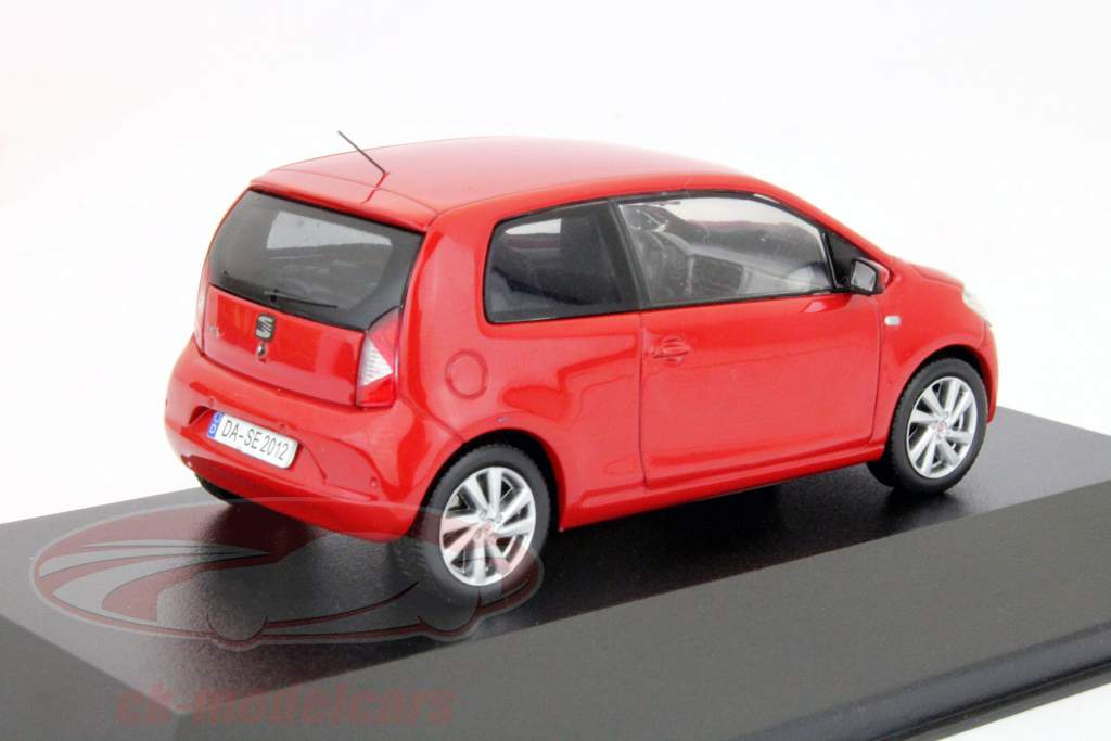 座椅的Mii 2013年红色1:43座椅