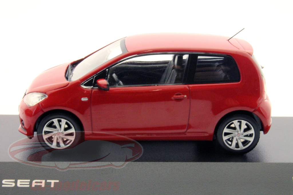 座椅的Mii 2013年红色1:43座椅