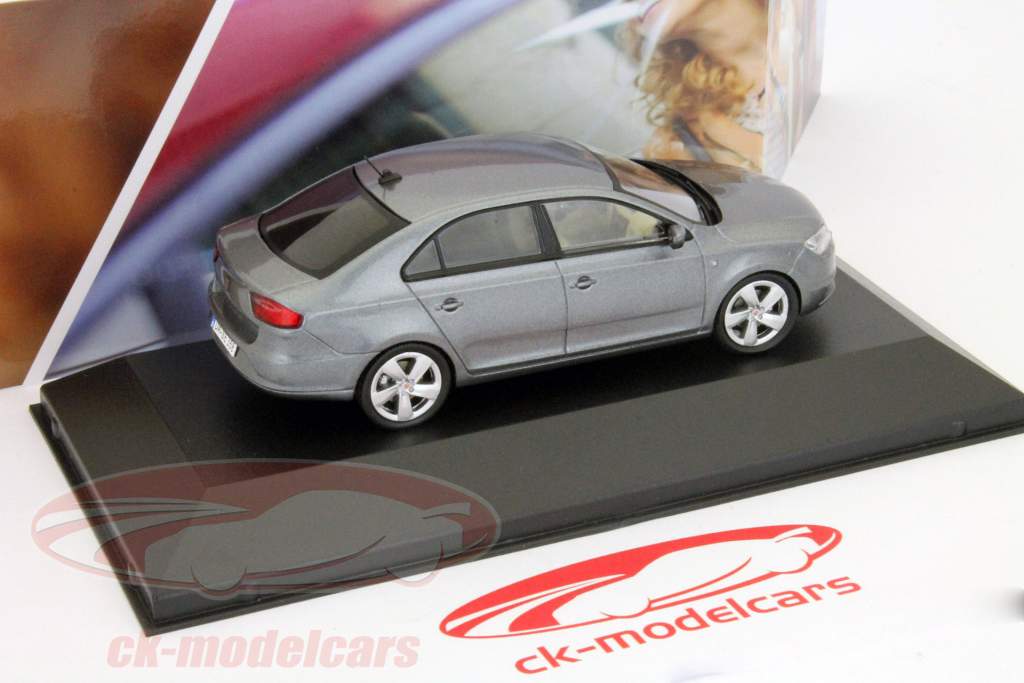 Jaar Seat Toledo 2013 platinum grey Seat 1:43