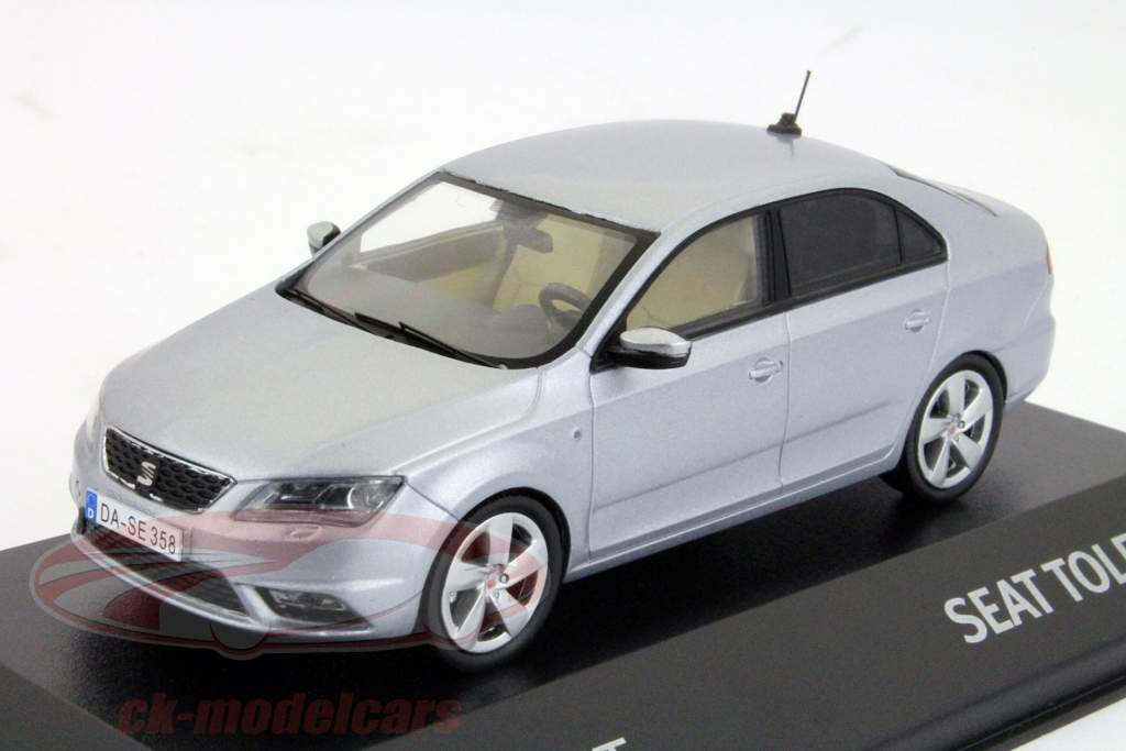 イヤー座席トレド2013反射銀1時43シート