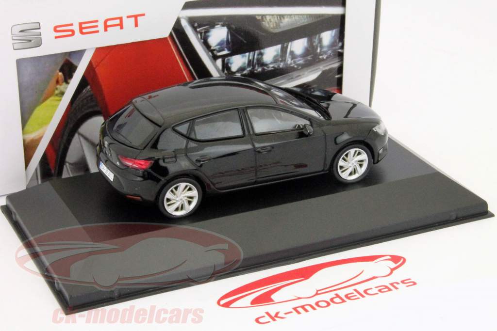Seat Leon FR (5F) Год 2013 черный 1:43 сиденья