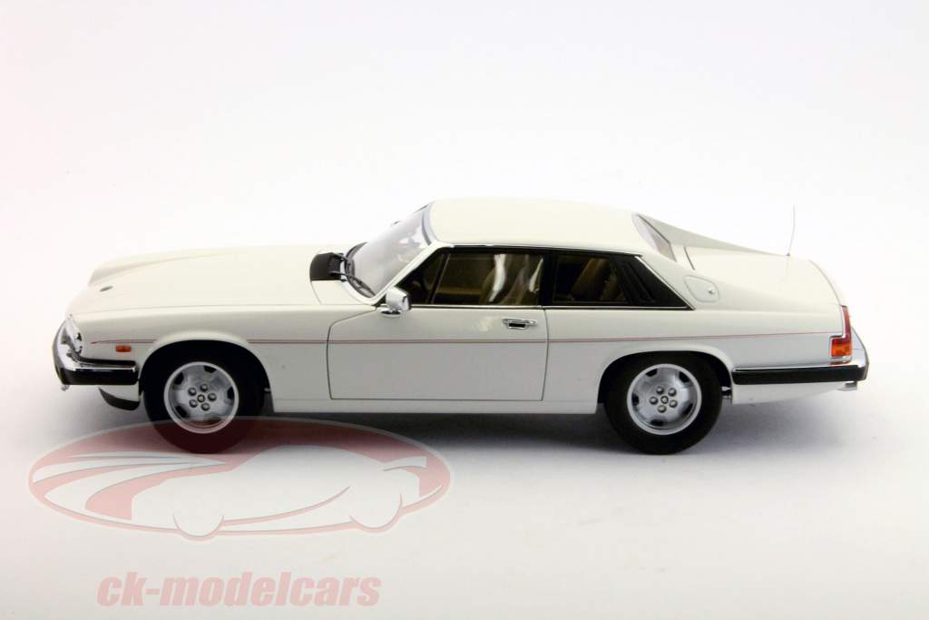 AUTOart 1:18 ジャガーXJ-S V12クーペホワイト分バージョン
