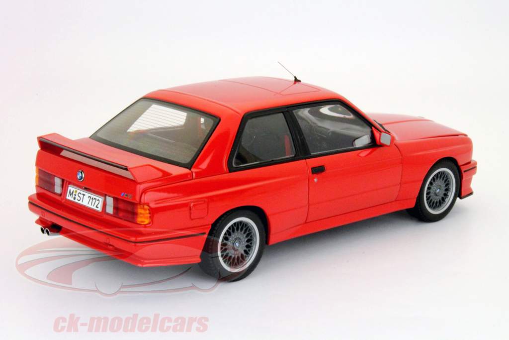 运动演变1990年红AUTOA​​RT 1:18宝马M3（E30）