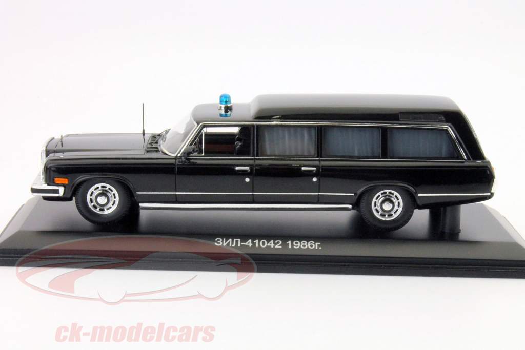 ZIL-241042 Kremlin Ambulance schwarz 1:43 DIP Models