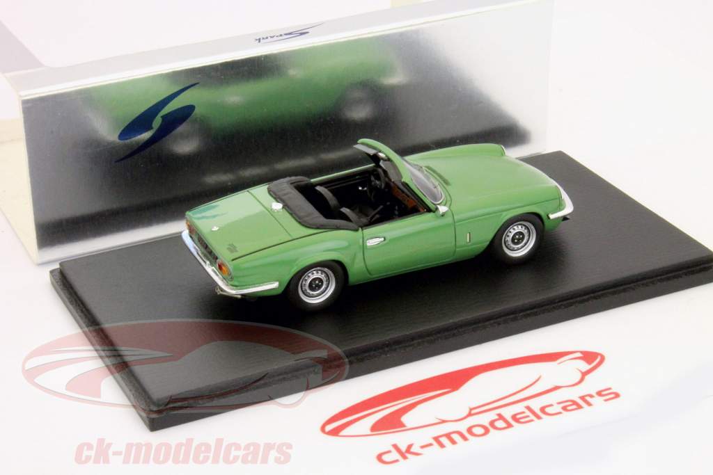 Triumph Spitfire 1500 1975 зеленый 1:43 Spark