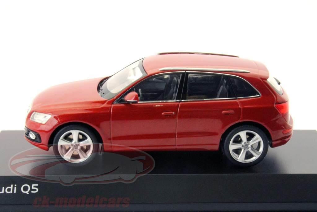 Audi Q5 Année 2013 Volcano Red Schuco 1:43