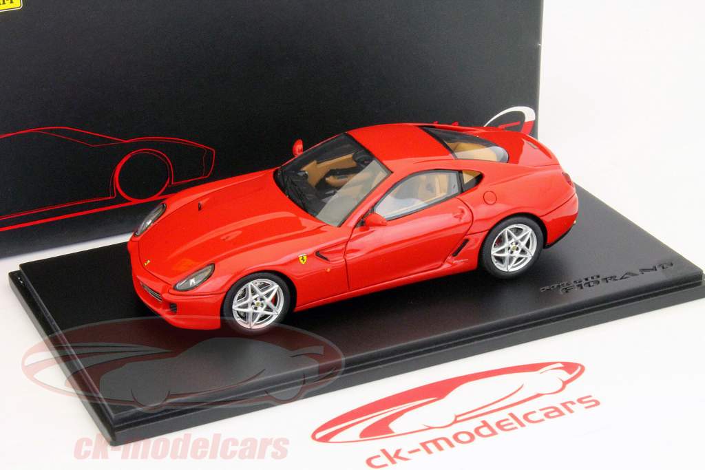 フェラーリ599 GTBの2006年赤1:43スパーク