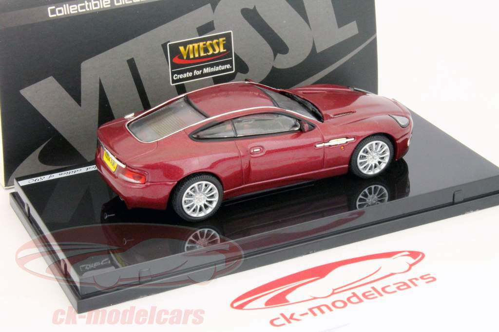アストンマーティンヴァンキッシュ1：43フィテッセ赤