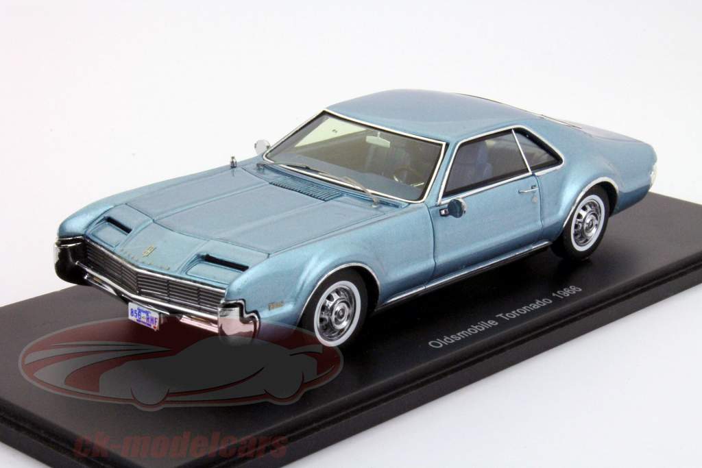 Oldsmobile Tornado year 1966 blue 1:43 Spark