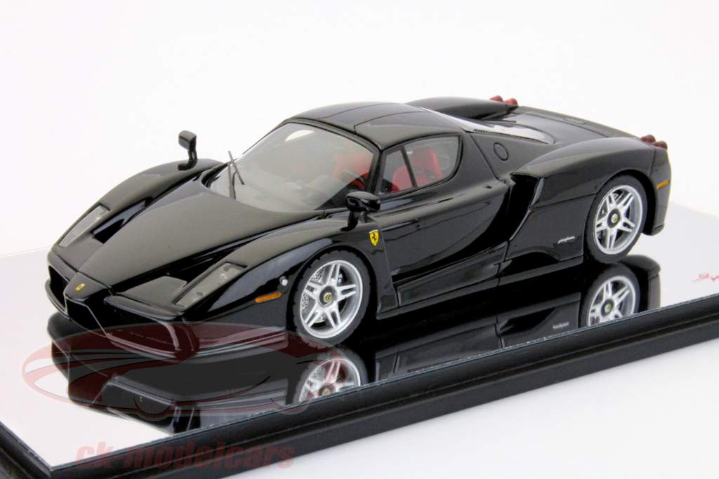 Ferrari Enzo Год 2002-2004 черные свечи 1:43