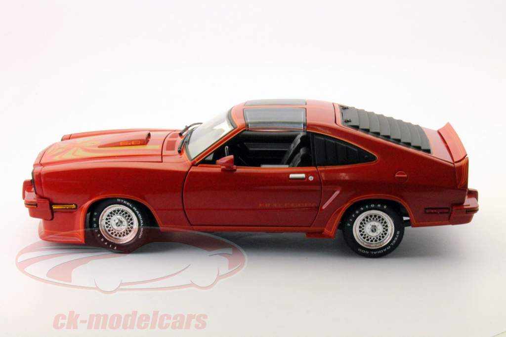 1978年福特野马II眼镜王蛇红色1:18绿光