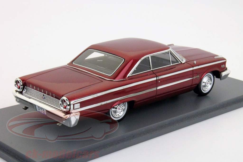 Форд Галакси 500 1963 1:43 красные свечи