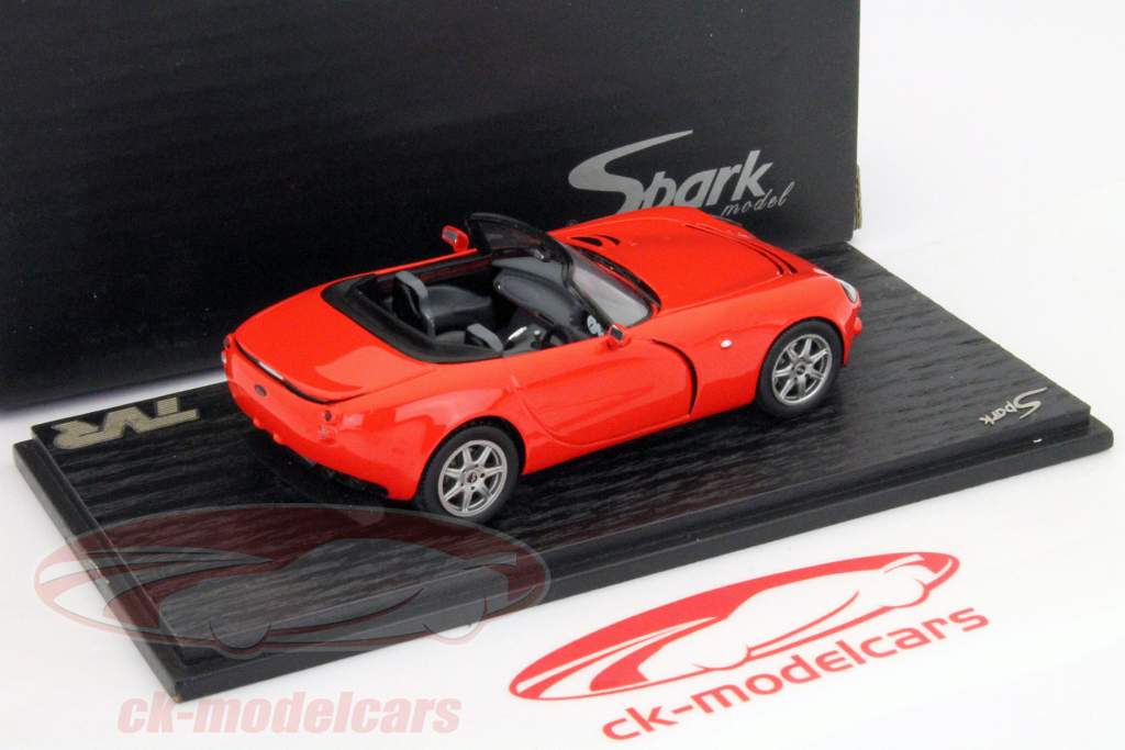 TVR Tamoraでロードスター年2002赤1:43スパーク