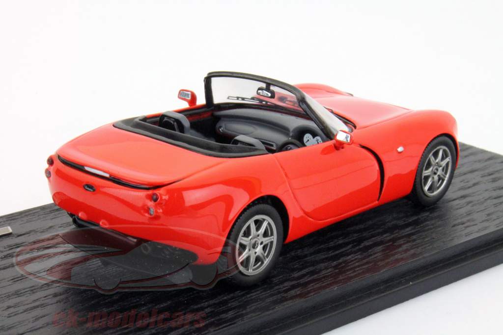 TVR Tamoraでロードスター年2002赤1:43スパーク