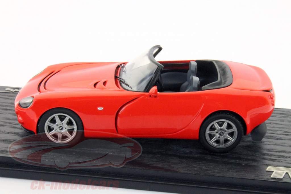 TVR Tamora Roadster Jaar 2002 rood 1:43 Spark