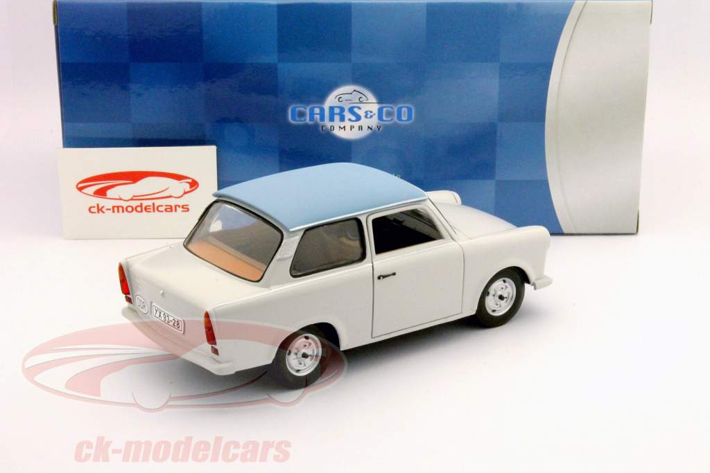 特拉贝特Trabant 601在S de Luxe酒店莎草纸/蓝/蓝的SunStar 1时18分