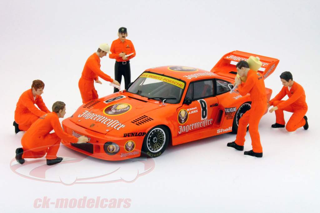 Team Jaegermeister Pit Stop Figures Set 1:18 TrueScale