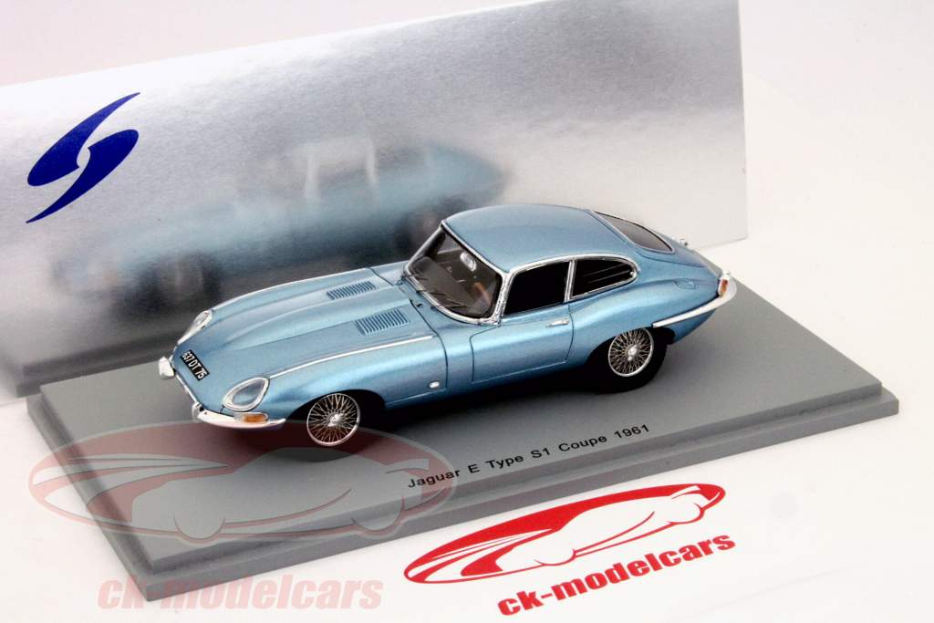 Jaguar E Type S1 Купе Год 1961 синий 1:43 Свеча