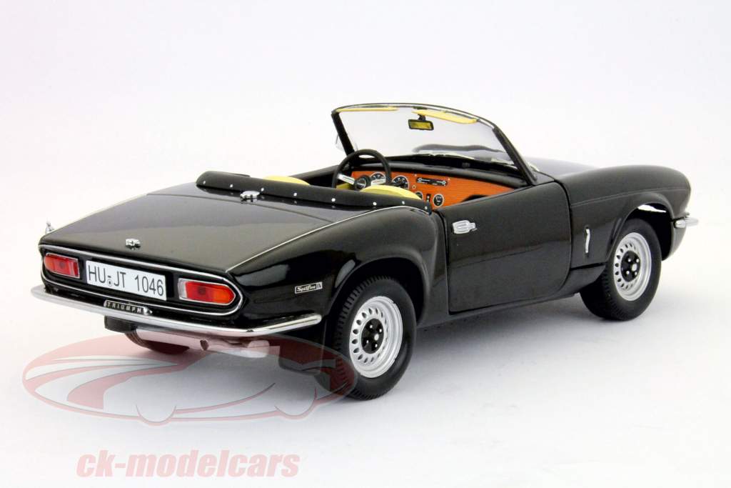 Triumph Spitfire MK IV Год 1970 черный 1:18 SunStar
