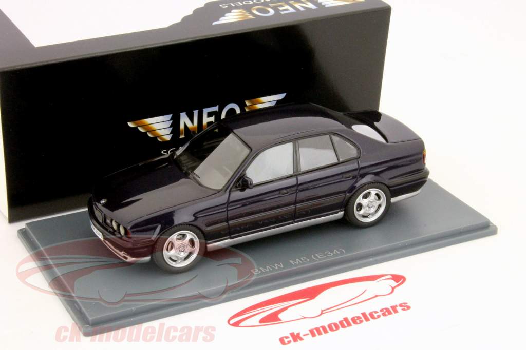 BMW M5 (E34) TECHNO紫 1:43 Neo