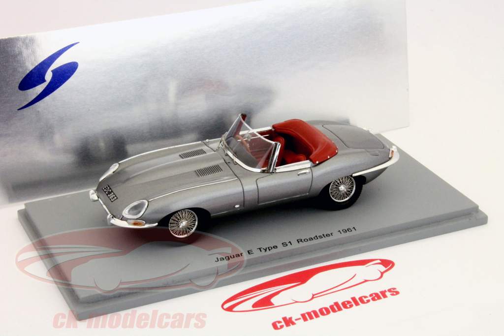 Jaguar E Type S1 Roadster 年 1961 银 / 灰色 1:43 Spark