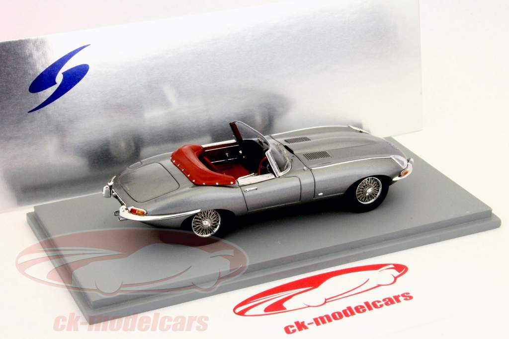 Jaguar E Type S1 Roadster Año 1961 plata / gris 1:43 Spark
