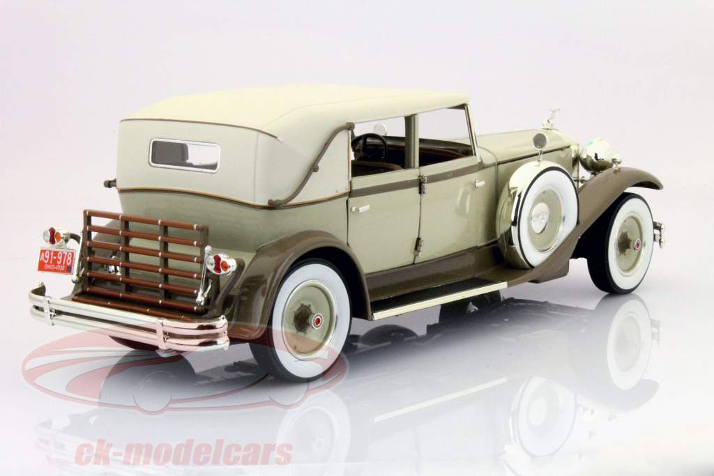 Packard Brewster År 1930 beige 1:18 Signature Models